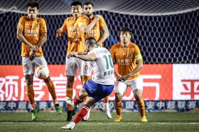 哈登12+6+16库里26分 快船险胜终结勇士3连胜