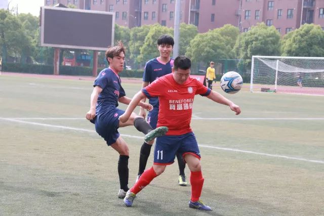 申花3比1逆转击败河南 斯卢茨基终于发现板凳价值